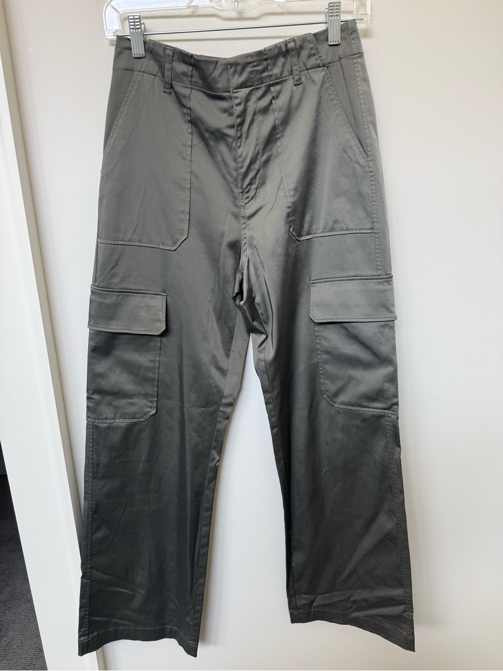 Zara Women’s Olive Green Cargo Pants